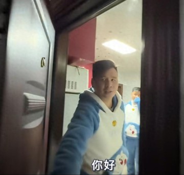上海40岁双胞胎兄弟，同居30年不结婚，哥哥扮演老公 弟弟是老婆