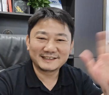 九游官网-惺惺相惜！张雪：喝高了后给东来哥刷3万礼物 之前不信他的自由爱